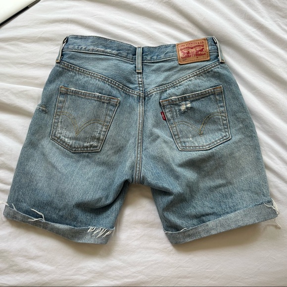 Levi’s Denim Shorts - Picture 2 of 4